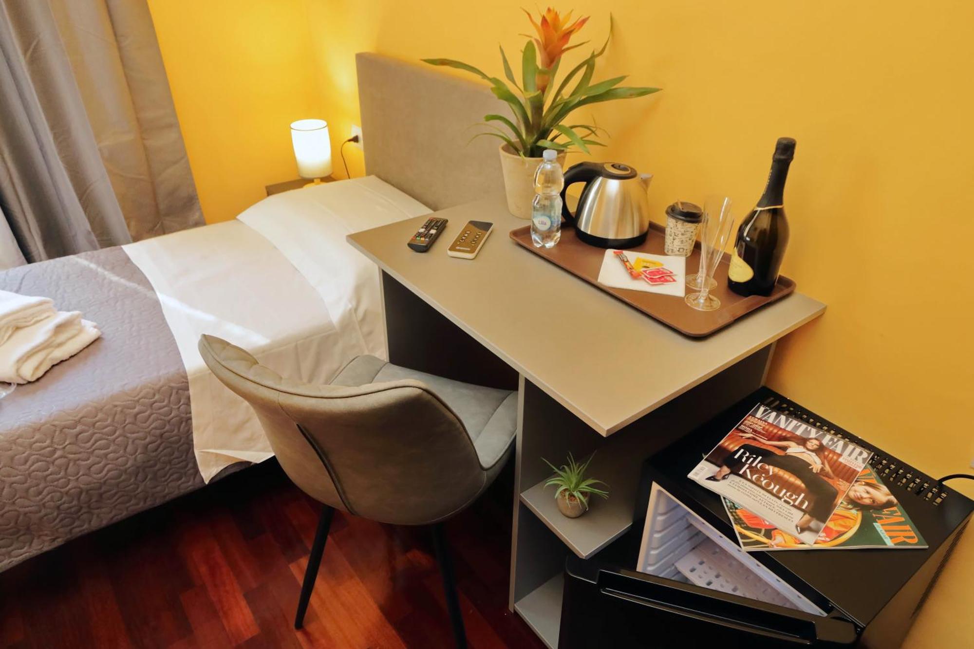 Lhg Comfy Rooms Rom Exterior foto